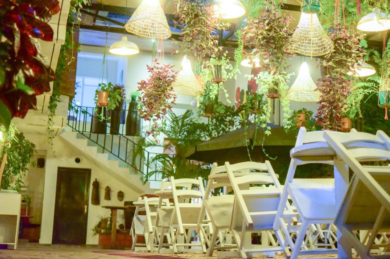 Botanika Hotel Buyumbura Exterior foto