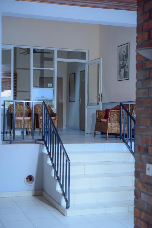 Botanika Hotel Buyumbura Exterior foto